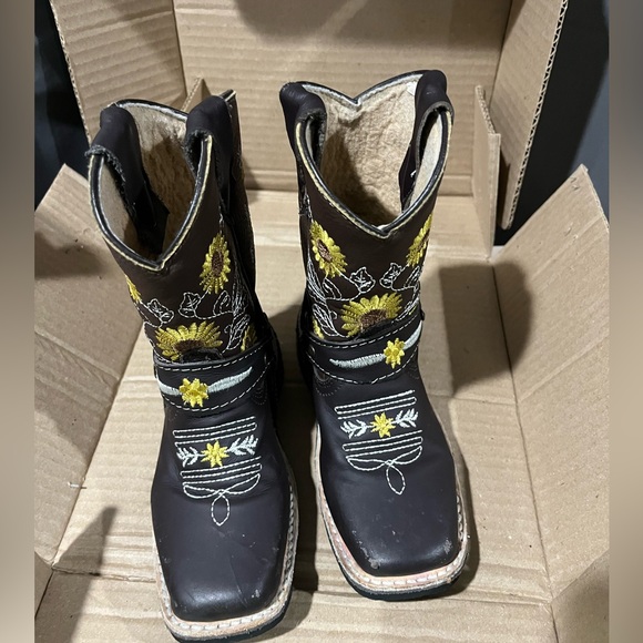 Toddler girl cowboy boots - Picture 2 of 4